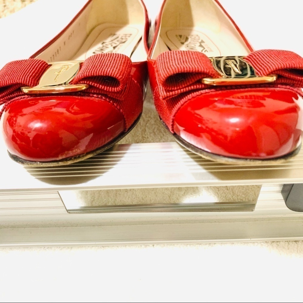 Authentic FERRAGAMO red Flat Varina shoes Size 5 - Picture 7 of 12